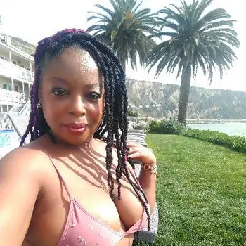 Mentioner image for: Jackie O'Black